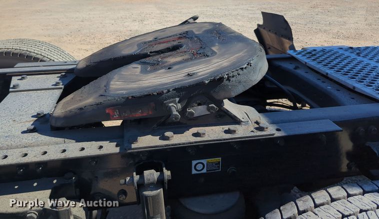 image for item OL9139 2019 Kenworth T680  semi truck