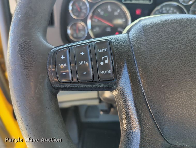 image for item OL9139 2019 Kenworth T680  semi truck