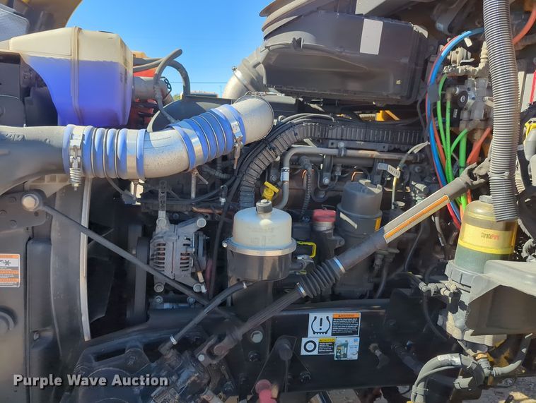 image for item OL9139 2019 Kenworth T680  semi truck