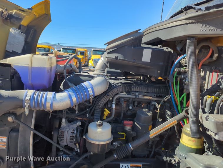 image for item OL9139 2019 Kenworth T680  semi truck