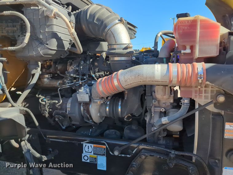 image for item OL9139 2019 Kenworth T680  semi truck