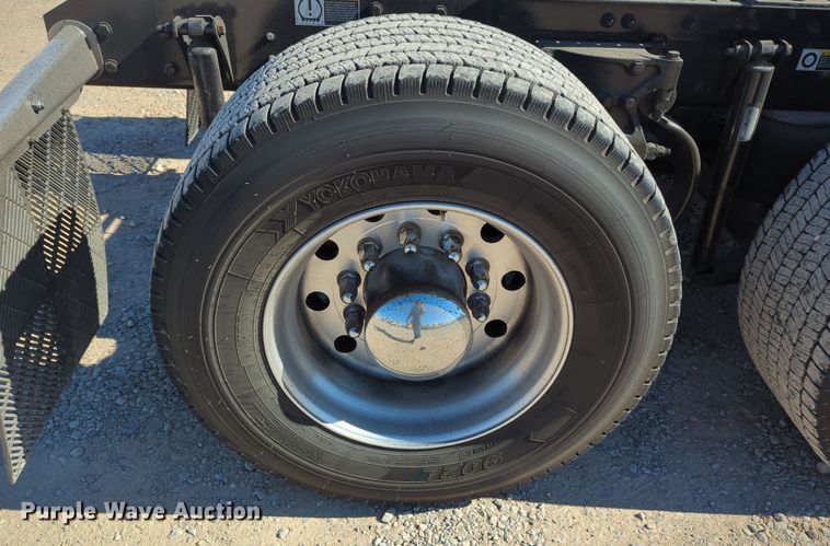 image for item OL9139 2019 Kenworth T680  semi truck