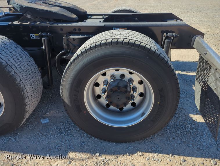 image for item OL9139 2019 Kenworth T680  semi truck