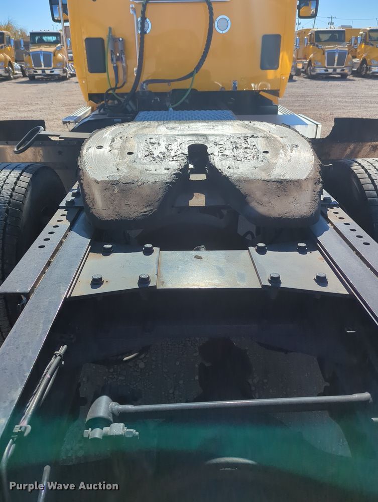 image for item OL9141 2019 Kenworth T680  semi truck