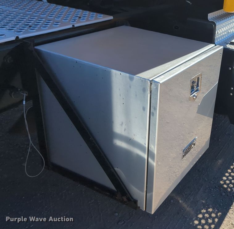 image for item OL9141 2019 Kenworth T680  semi truck