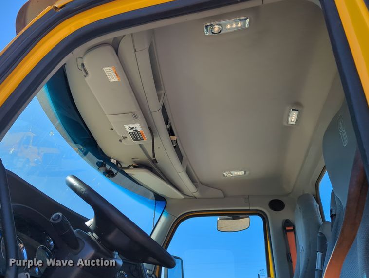 image for item OL9141 2019 Kenworth T680  semi truck