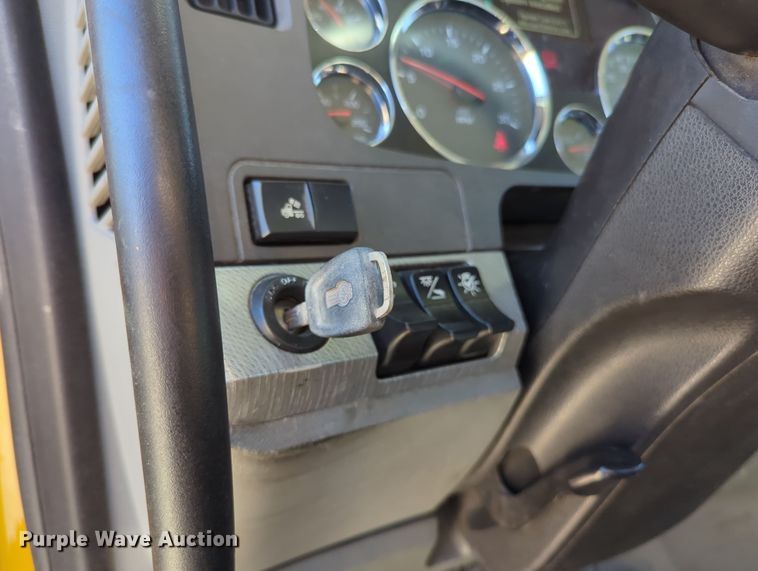 image for item OL9141 2019 Kenworth T680  semi truck