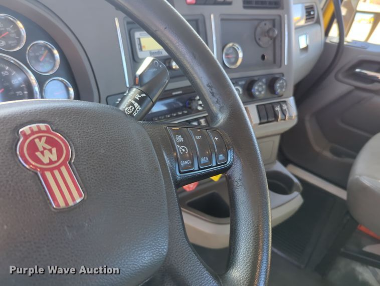 image for item OL9141 2019 Kenworth T680  semi truck