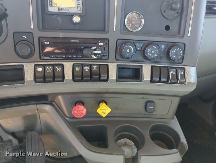 image for item OL9141 2019 Kenworth T680  semi truck