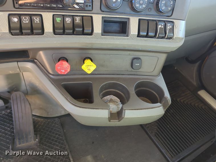 image for item OL9141 2019 Kenworth T680  semi truck