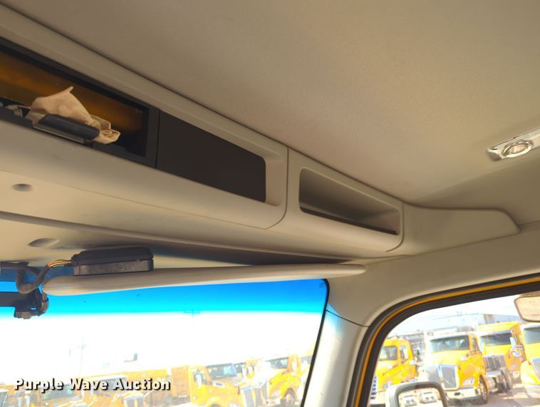 image for item OL9141 2019 Kenworth T680  semi truck