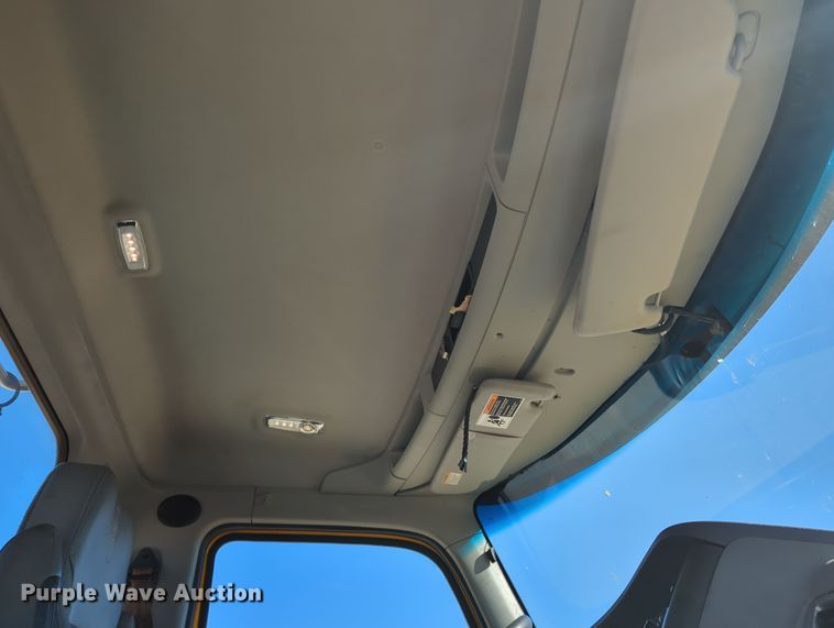 image for item OL9141 2019 Kenworth T680  semi truck