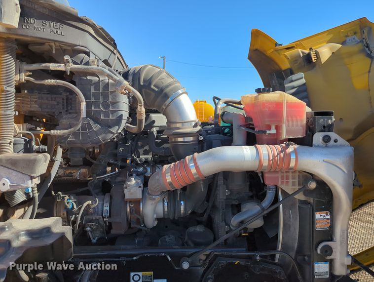 image for item OL9141 2019 Kenworth T680  semi truck