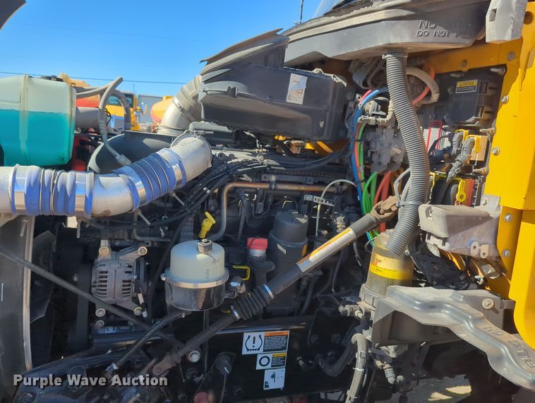 image for item OL9141 2019 Kenworth T680  semi truck