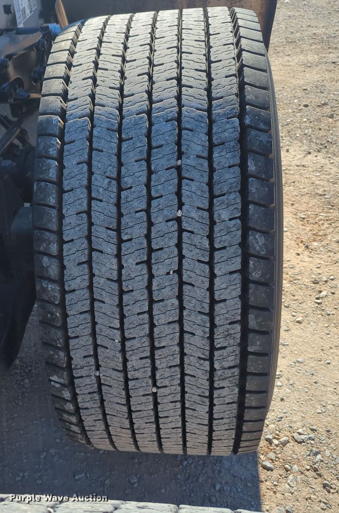 image for item OL9141 2019 Kenworth T680  semi truck