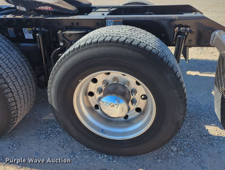 image for item OL9141 2019 Kenworth T680  semi truck