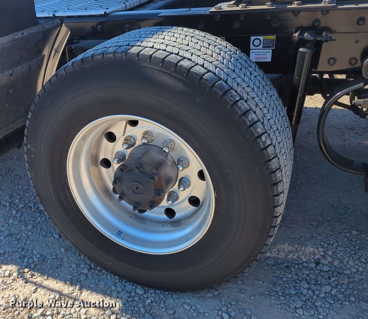 image for item OL9141 2019 Kenworth T680  semi truck