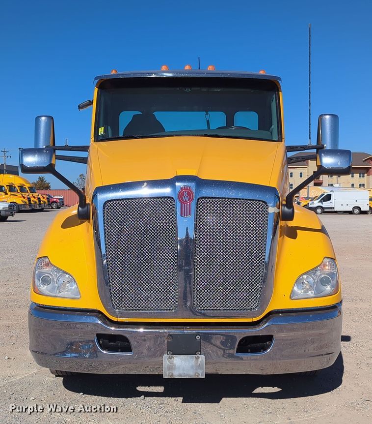 image for item OL9142 2019 Kenworth T680  semi truck