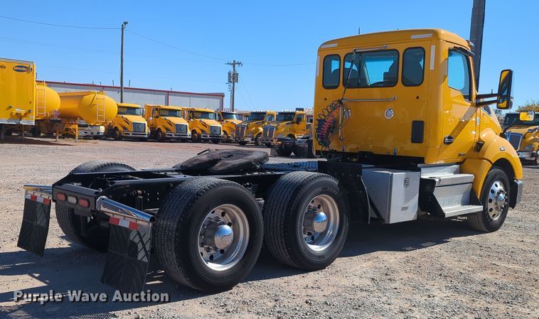 image for item OL9142 2019 Kenworth T680  semi truck