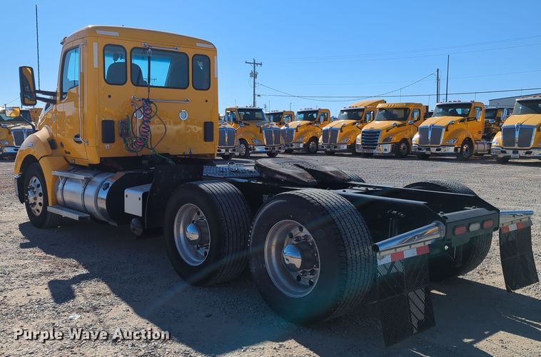 image for item OL9142 2019 Kenworth T680  semi truck