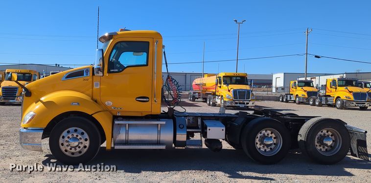 image for item OL9142 2019 Kenworth T680  semi truck