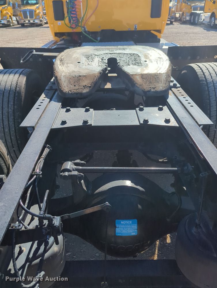 image for item OL9142 2019 Kenworth T680  semi truck