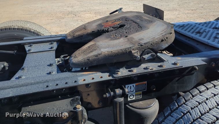 image for item OL9142 2019 Kenworth T680  semi truck