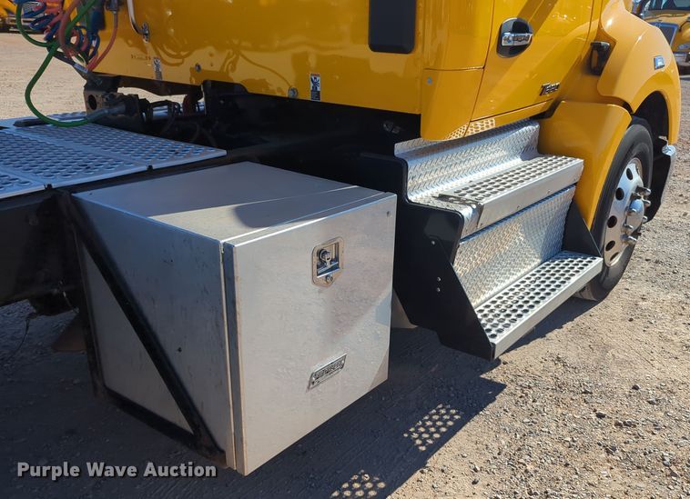 image for item OL9142 2019 Kenworth T680  semi truck