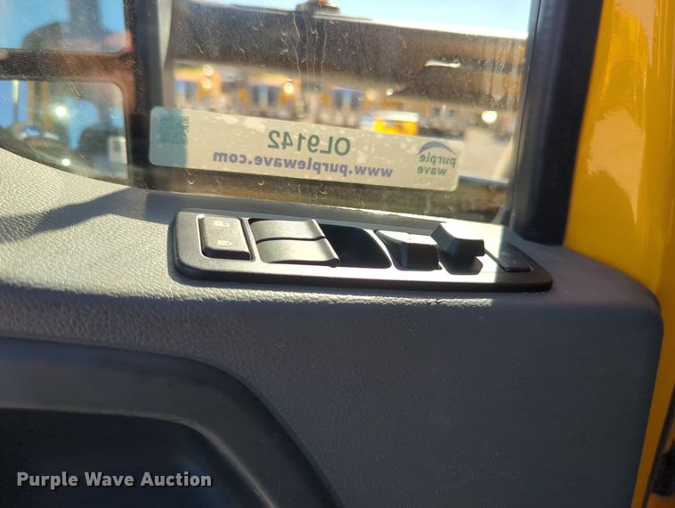 image for item OL9142 2019 Kenworth T680  semi truck