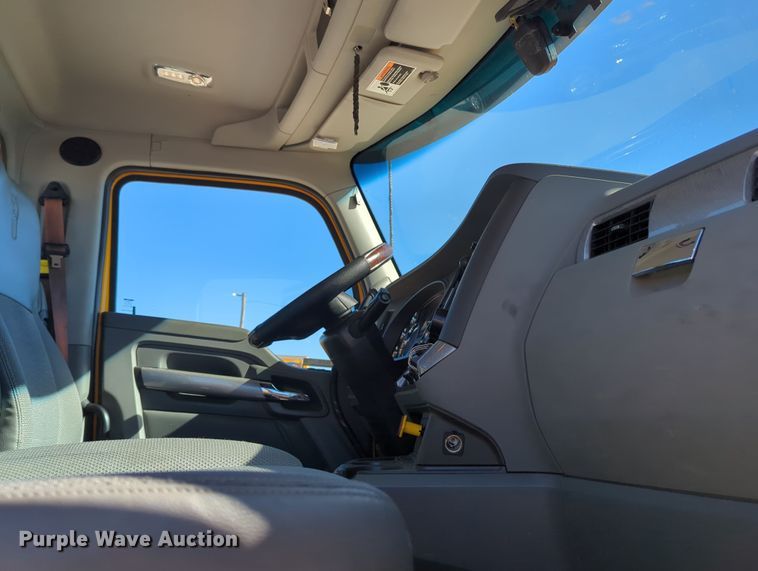 image for item OL9142 2019 Kenworth T680  semi truck