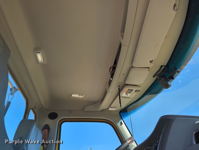 image for item OL9142 2019 Kenworth T680  semi truck