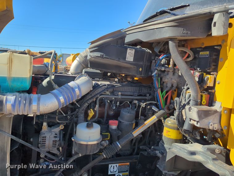 image for item OL9142 2019 Kenworth T680  semi truck