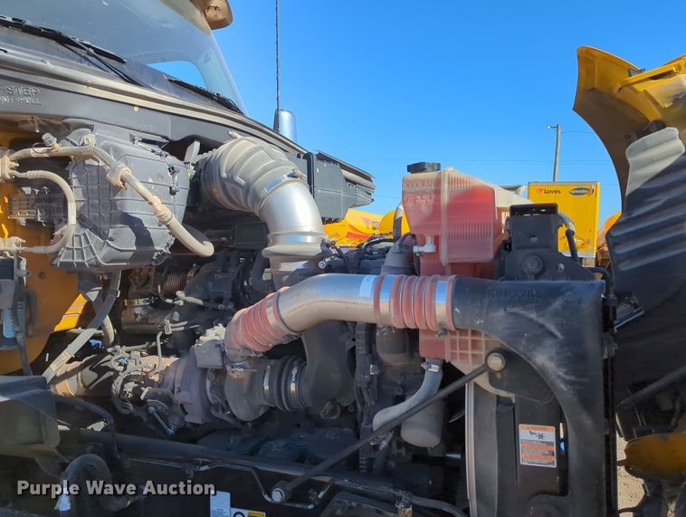 image for item OL9142 2019 Kenworth T680  semi truck