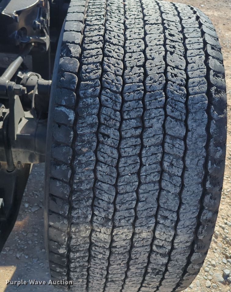 image for item OL9142 2019 Kenworth T680  semi truck