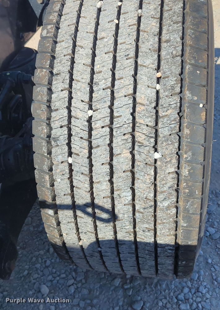 image for item OL9142 2019 Kenworth T680  semi truck