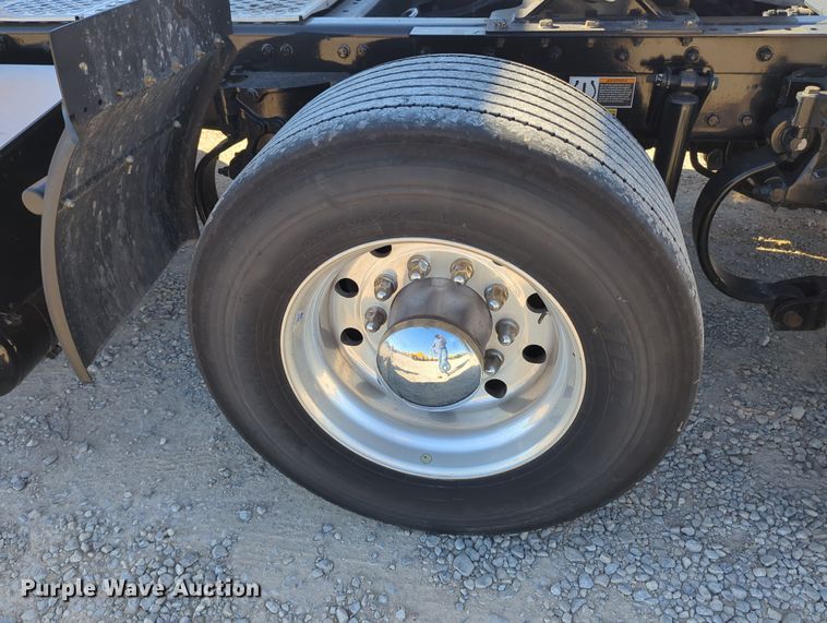 image for item OL9142 2019 Kenworth T680  semi truck