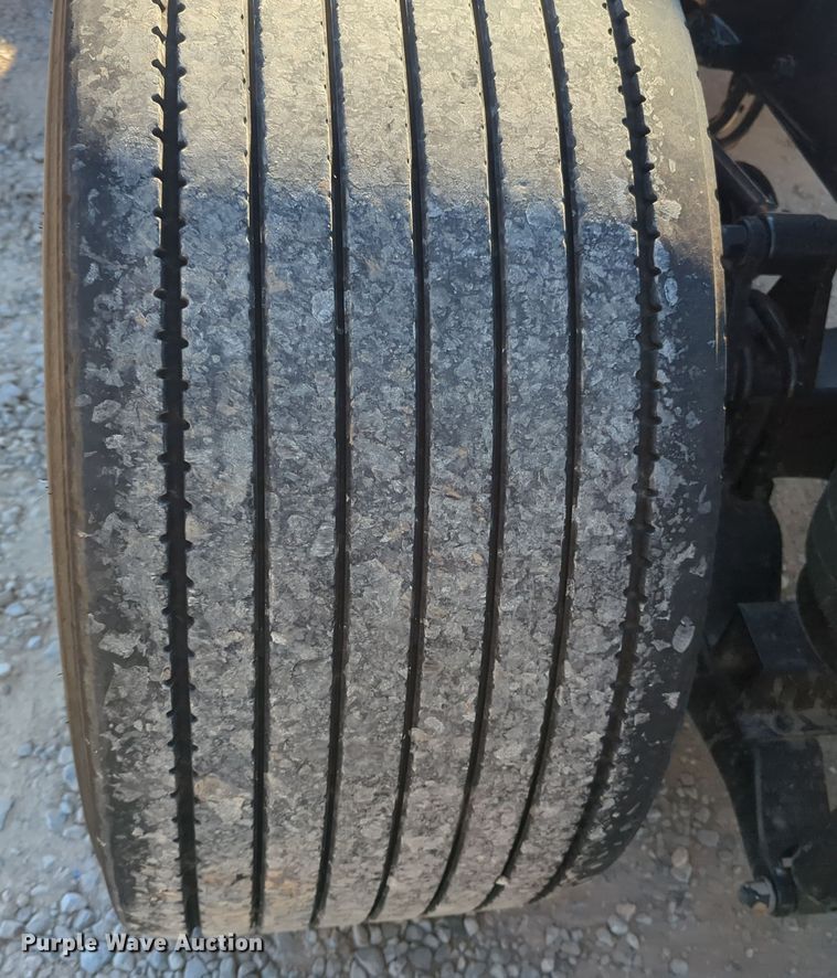 image for item OL9142 2019 Kenworth T680  semi truck