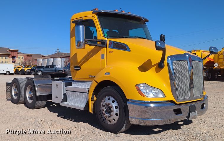 image for item OL9143 2019 Kenworth T680  semi truck