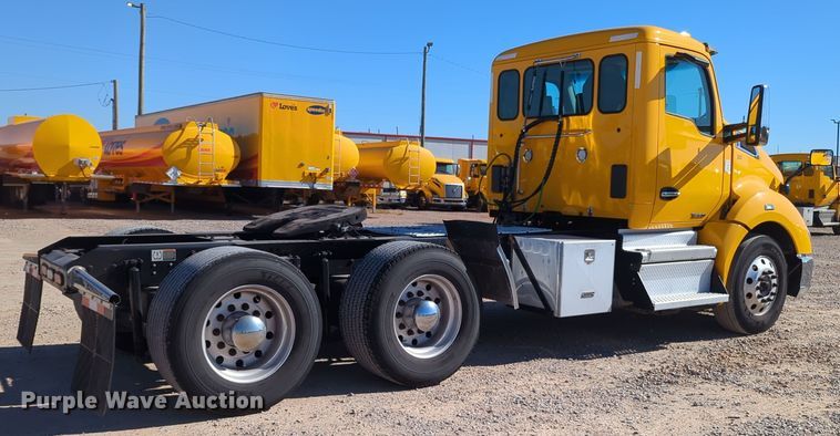 image for item OL9143 2019 Kenworth T680  semi truck