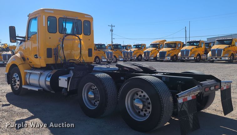 image for item OL9143 2019 Kenworth T680  semi truck