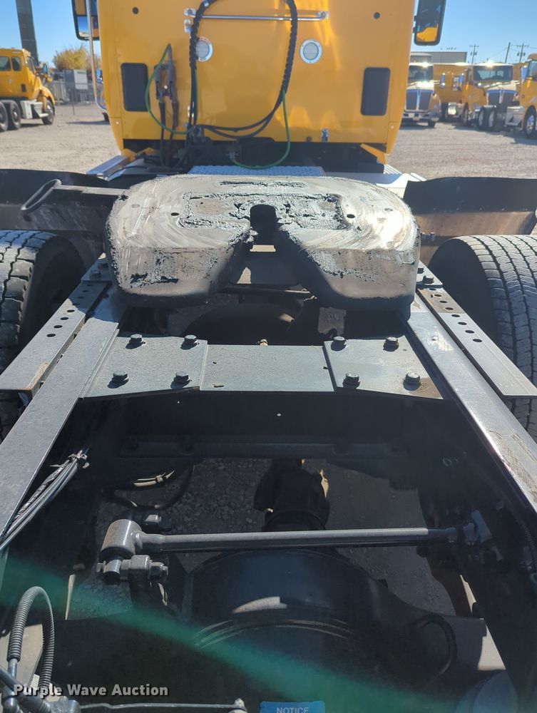 image for item OL9143 2019 Kenworth T680  semi truck