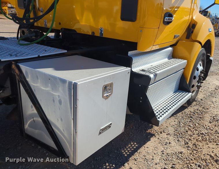 image for item OL9143 2019 Kenworth T680  semi truck