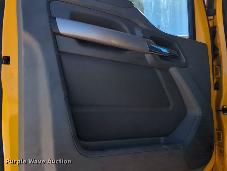 image for item OL9143 2019 Kenworth T680  semi truck