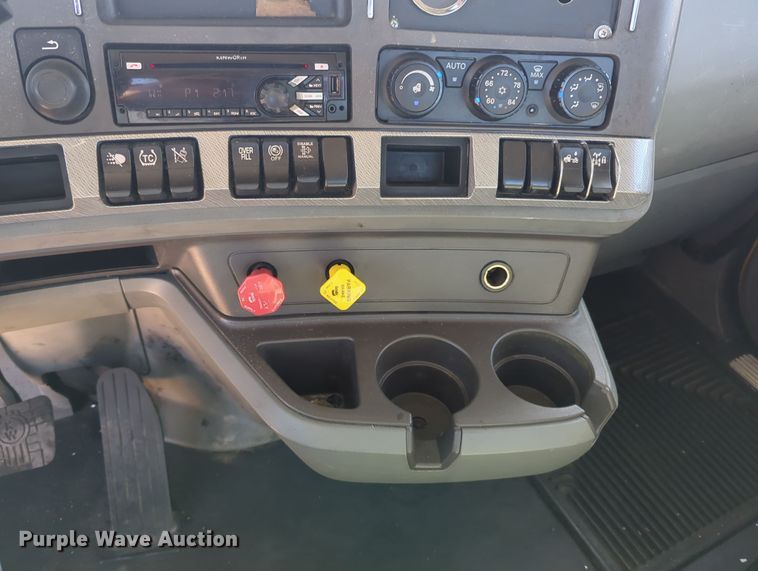 image for item OL9143 2019 Kenworth T680  semi truck