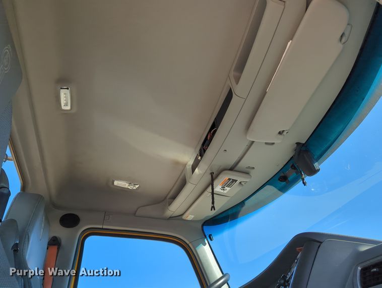 image for item OL9143 2019 Kenworth T680  semi truck