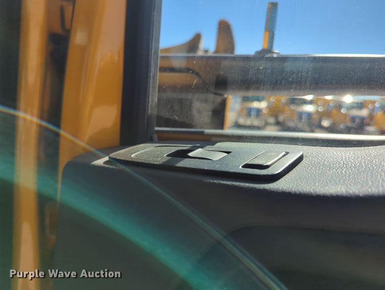 image for item OL9143 2019 Kenworth T680  semi truck