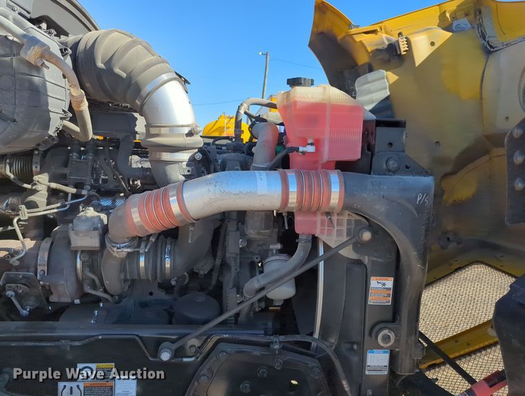 image for item OL9143 2019 Kenworth T680  semi truck