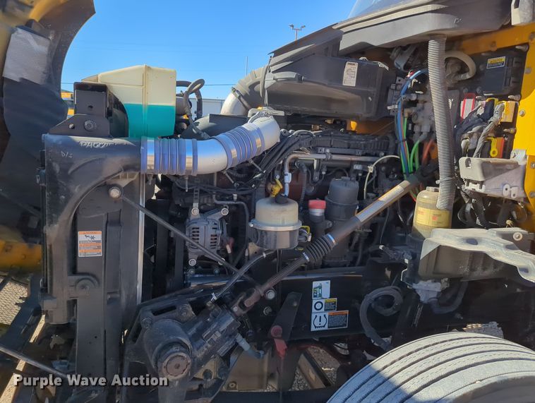 image for item OL9143 2019 Kenworth T680  semi truck