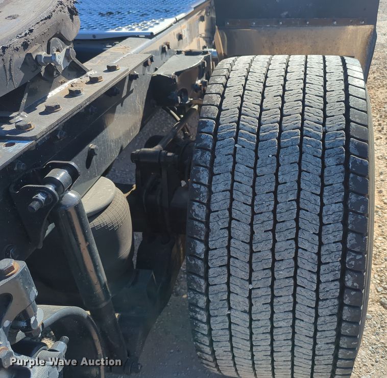 image for item OL9143 2019 Kenworth T680  semi truck