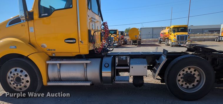 image for item OL9144 2019 Kenworth T680  semi truck